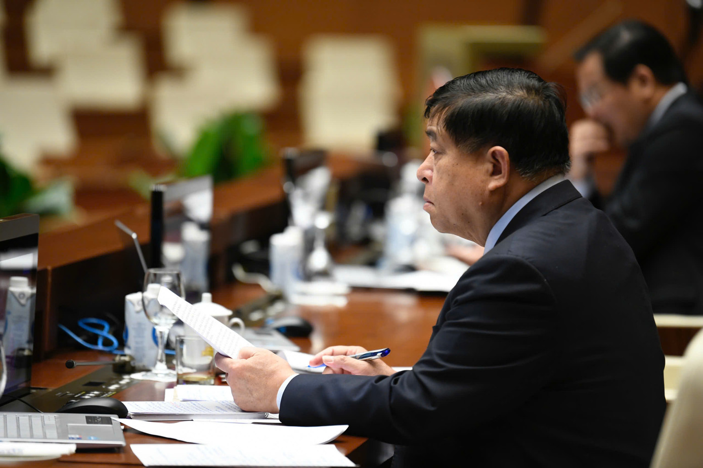 Bộ trưởng Nguyễn Chí Dũng tại phiên họp. Ảnh: Như Ý. Bộ trưởng Nguyễn Chí Dũng tại phiên họp. Ảnh: Như Ý.