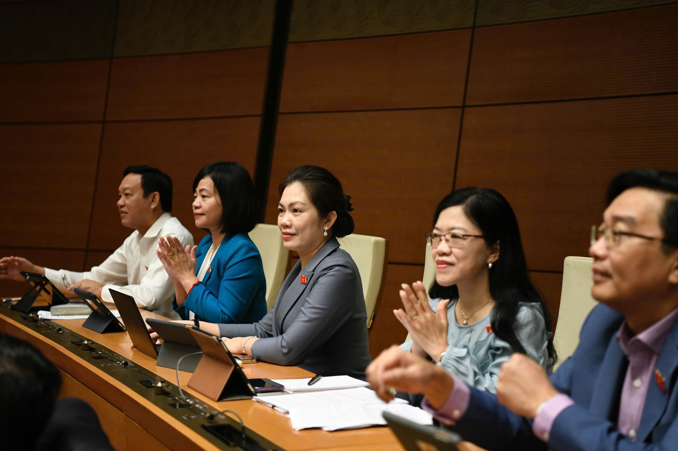 Các đại biểu Quốc hội tại phiên họp ngày 27/11. Ảnh: Như Ý