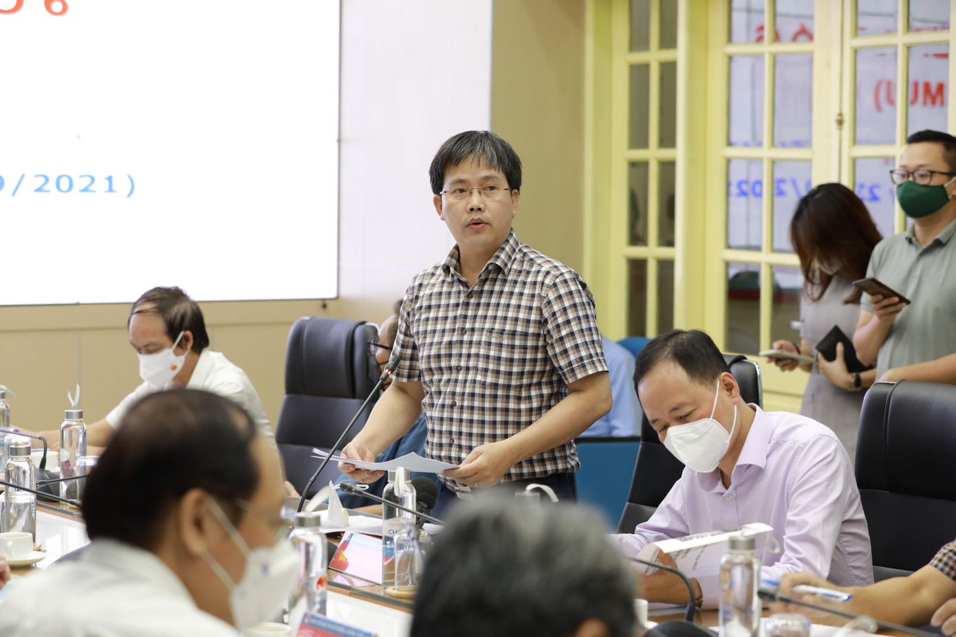 Ông Mai Văn Khiêm cho biết, bão số 6 gây nguy cơ cao xảy ra lũ quét, sạt lở đất ở vùng núi, ngập lụt cục bộ tại các vùng trũng thấp Ông Mai Văn Khiêm cho biết, bão số 6 gây nguy cơ cao xảy ra lũ quét, sạt lở đất ở vùng núi, ngập lụt cục bộ tại các vùng trũng thấp