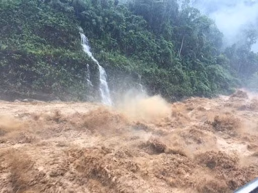 Bão Côn Sơn gây mưa lớn, nhiều nơi ở Quảng Nam bị cô lập ảnh 4 Bão Côn Sơn gây mưa lớn, nhiều nơi ở Quảng Nam bị cô lập ảnh 4