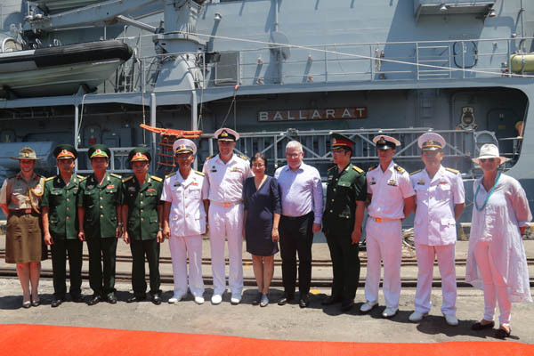 Sức mạnh tàu chiến Hoàng gia Australia vừa đến Đà Nẵng ảnh 2