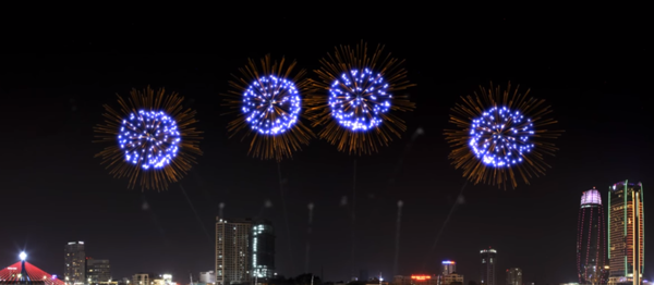 Pháo hoa máy tính DIFF 2017- ngoạn mục không kém trên sân khấu ảnh 2