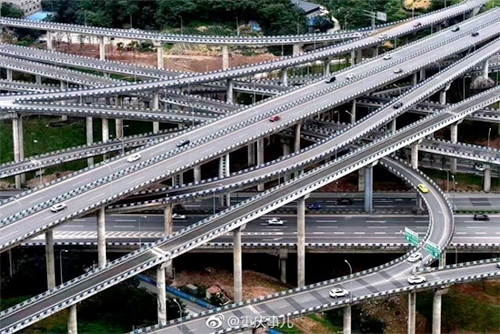 Khu nhà cho phép ôtô chạy trên mái ở Trung Quốc ảnh 1