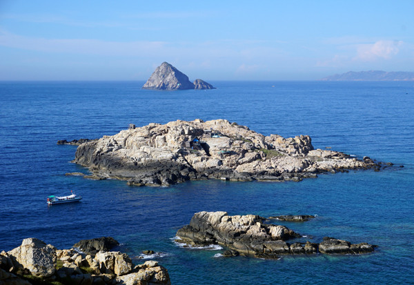 Đảo yến Hòn Nội và bãi tắm đôi có một không hai ảnh 3