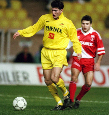 AS Cannes: 'Cành cọ vàng' vẽ giấc mơ bóng đá của Zidane ảnh 1