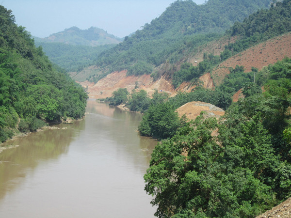 Một đoạn sông Mã qua xã Trung Thành