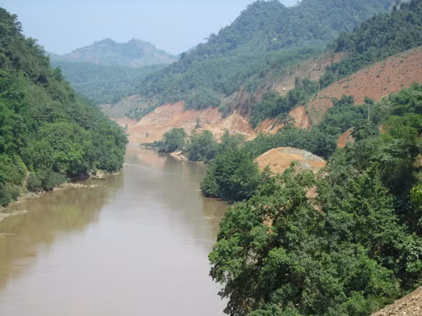 Một đoạn sông Mã qua xã Trung Thành