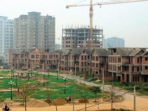 Đại gia bất động sản đang chồng chất khó khăn vì tài sản bị đắp chiếu cả năm trời. Ảnh minh họa: VietNamNet. Đại gia bất động sản đang chồng chất khó khăn vì tài sản bị đắp chiếu cả năm trời. Ảnh minh họa: VietNamNet