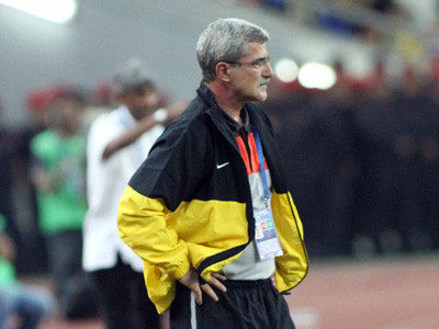 HLV Calisto trắng tay trên đất Mã: . Ảnh: Khôi Nguyên HLV Calisto trắng tay trên đất Mã: