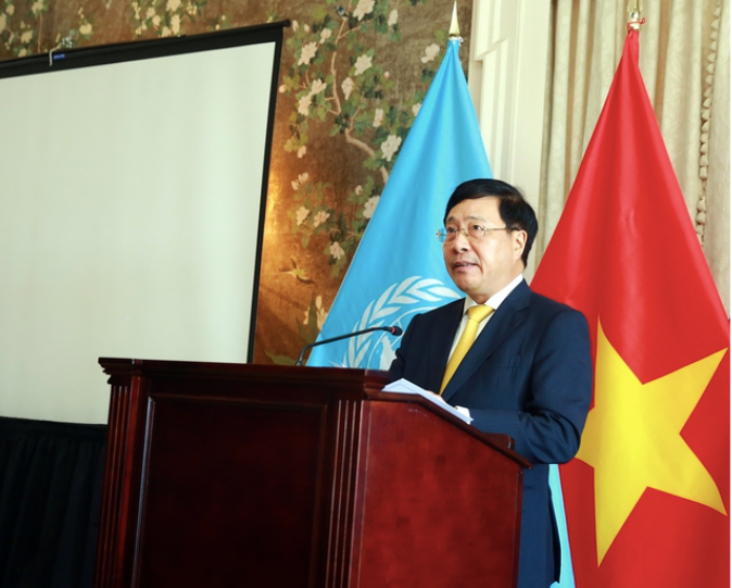 Phó Thủ tướng Thường trực Phạm Bình Minh phát biểu tại Lễ kỉ niệm 77 năm Quốc khánh Việt Nam và 45 năm Việt Nam gia nhập LHQ ngày 23/9. (Ảnh: VGP) Phó Thủ tướng Thường trực Phạm Bình Minh phát biểu tại Lễ kỉ niệm 77 năm Quốc khánh Việt Nam và 45 năm Việt Nam gia nhập LHQ ngày 23/9. (Ảnh: VGP)