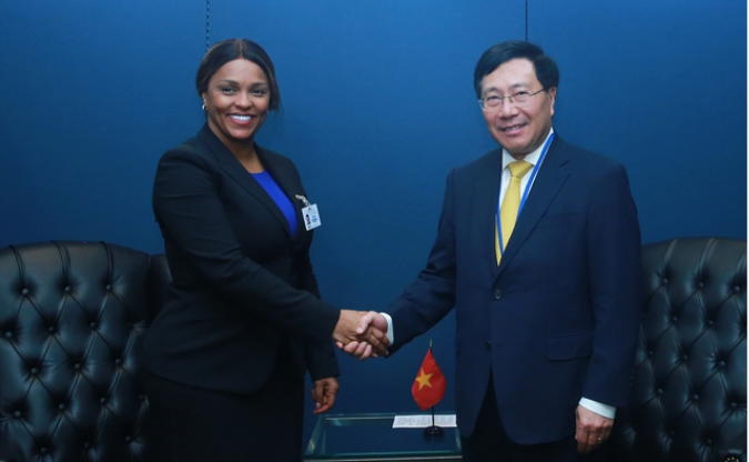 Phó Thủ tướng Phạm Bình Minh tiếp Bộ trưởng Ngoại giao Guinea-Bissau Suzi Carla Barbosa. (Ảnh: VGP) Phó Thủ tướng Phạm Bình Minh tiếp Bộ trưởng Ngoại giao Guinea-Bissau Suzi Carla Barbosa. (Ảnh: VGP)