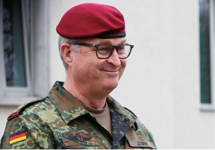 Tướng Eberhard Zorn. (Ảnh: Reuters)