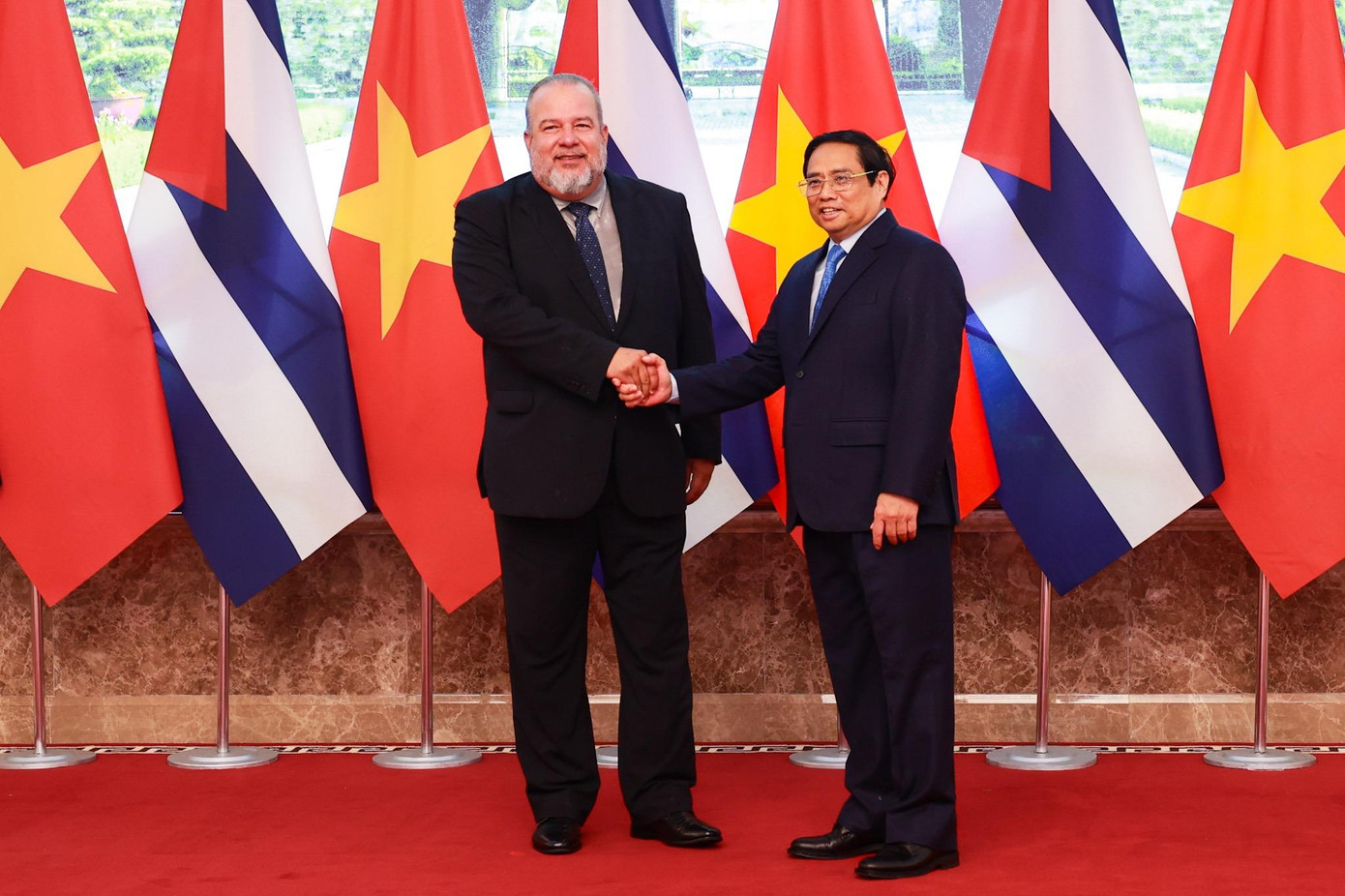 Hai Thủ tướng chụp ảnh chung trước giờ hội đàm. (Ảnh: Hải Minh)