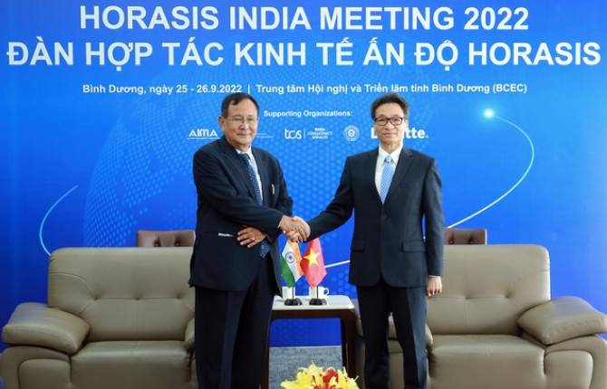 Phó Thủ tướng Vũ Đức Đam tiếp Quốc vụ khanh Bộ Ngoại giao Ấn Độ Rajkumar Ranjan Singh ngày 26/9. (Ảnh: VGP) Phó Thủ tướng Vũ Đức Đam tiếp Quốc vụ khanh Bộ Ngoại giao Ấn Độ Rajkumar Ranjan Singh ngày 26/9. (Ảnh: VGP)