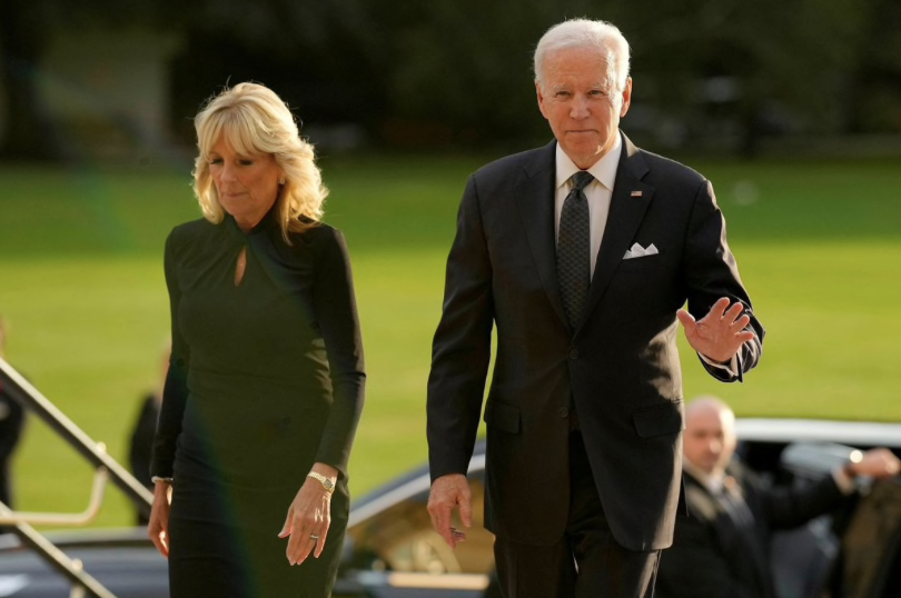 Tổng thống Mỹ Joe Biden và Đệ nhất phu nhân đến Anh từ ngày 18/9 để dự tang lễ Nữ hoàng Elizabeth. (Ảnh: Reuters) Tổng thống Mỹ Joe Biden và Đệ nhất phu nhân đến Anh từ ngày 18/9 để dự tang lễ Nữ hoàng Elizabeth. (Ảnh: Reuters)