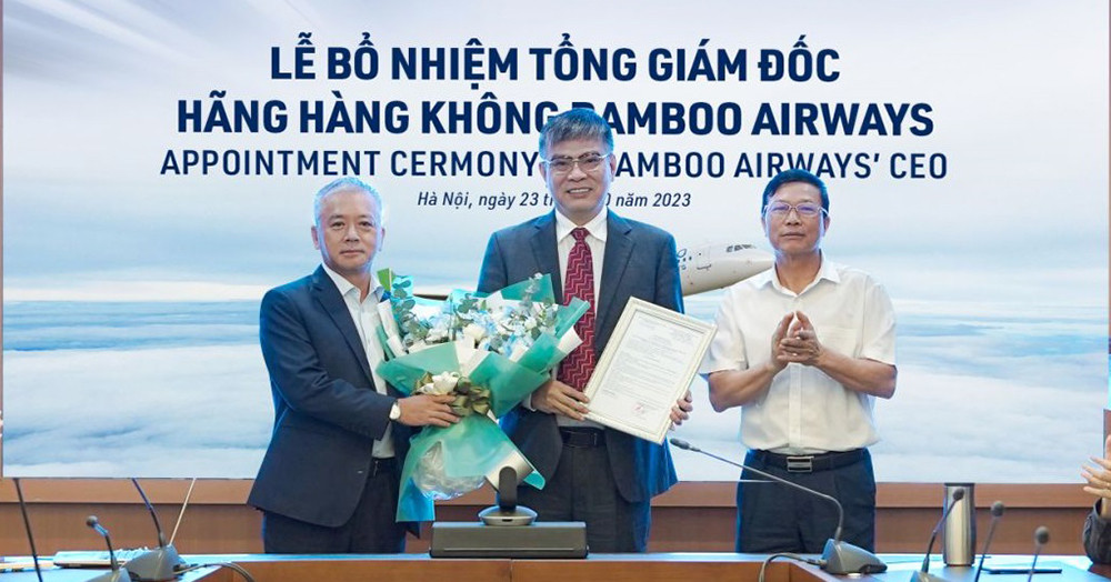 Ông Lương Hoài Nam (giữa) ngồi "ghế nóng" Tổng Giám đốc Bamboo Airways. Ông Lương Hoài Nam (giữa) ngồi "ghế nóng" Tổng Giám đốc Bamboo Airways.