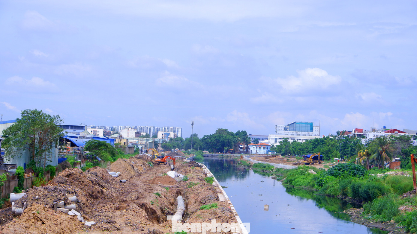 TPHCM đặt mục tiêu sẽ hoàn thành công trình vào dịp 30/4/2025 để chào mừng Kỷ niệm 50 năm Ngày Giải phóng miền Nam, thống nhất đất nước (30/4/1975 – 30/4-/025).