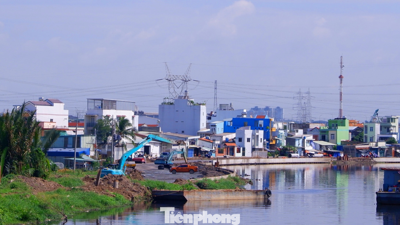 Quy mô chính của dự án gồm nạo vét dòng kênh, gia cố kèo bê tông dự ứng lực hai bên bờ kênh, xây dựng đường giao thông có bề rộng từ 7-12m dọc hai bên tuyến kênh, hệ thống hạ tầng kỹ thuật thu gom nước mưa, nước thải, công viên cây xanh và hệ thống chiếu sáng...