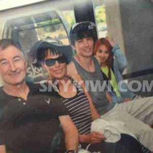 Bạn trai đưa Thái Y Lâm cùng bố mẹ cô đến New Zealand