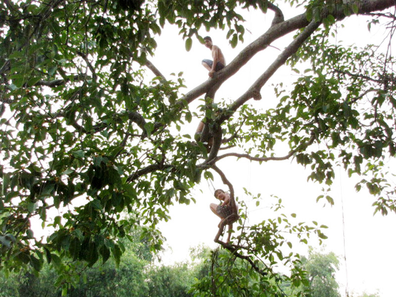 ...không hề có thiết bị phòng hộ