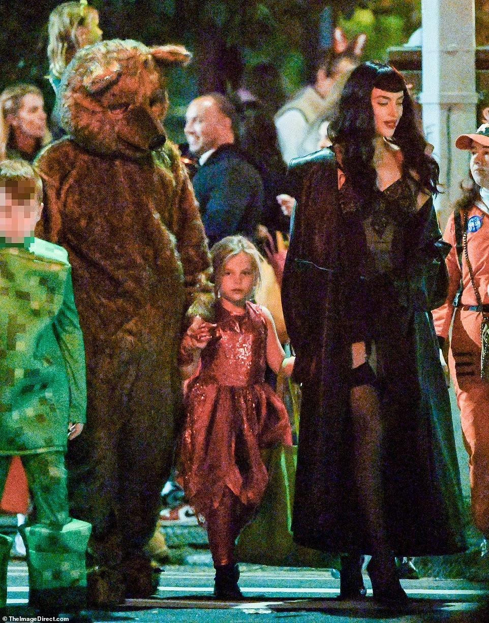 Hai người cũng được phát hiện dẫn con gái đi chơi Halloween ở New York. Ảnh: The ImagesDirect.com.