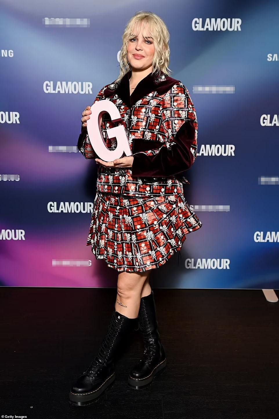 Nữ ca sĩ Anh Anne Marie "cưa sừng làm nghé" ở tuổi 31. Ảnh: Getty Images.