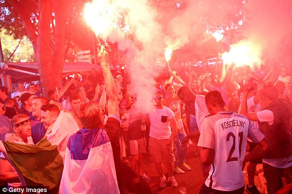 Sân Stade Velodrome rừng rực trước đại chiến Pháp - Đức ảnh 5