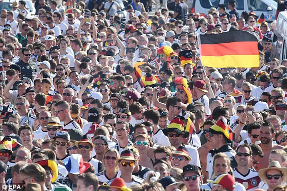 Sân Stade Velodrome rừng rực trước đại chiến Pháp - Đức ảnh 2