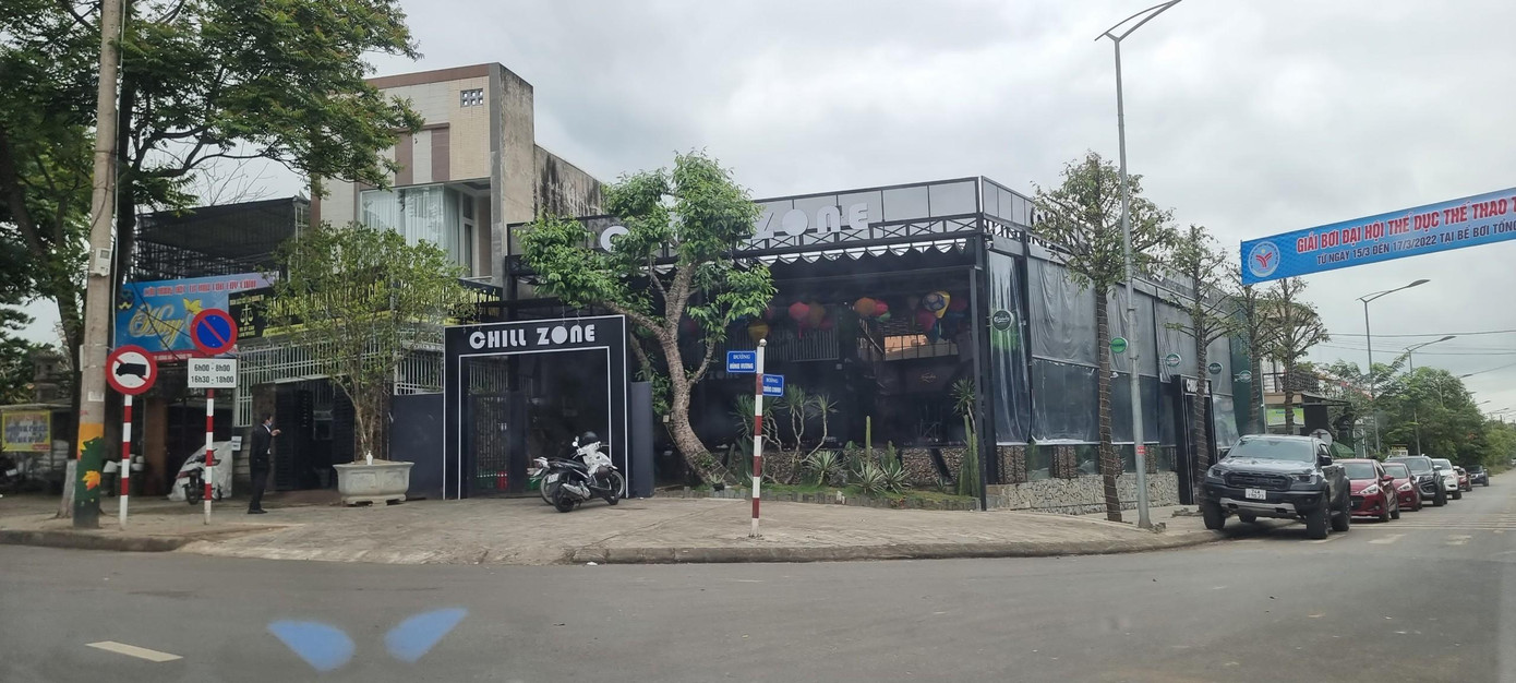 Quán Chill Zone ở đầu đường Trường Chinh, phường 5, TP Đông Hà kinh doanh gây tiếng ồn và không đảm bảo vệ sinh ATTP. Quán Chill Zone ở đầu đường Trường Chinh, phường 5, TP Đông Hà kinh doanh gây tiếng ồn và không đảm bảo vệ sinh ATTP.