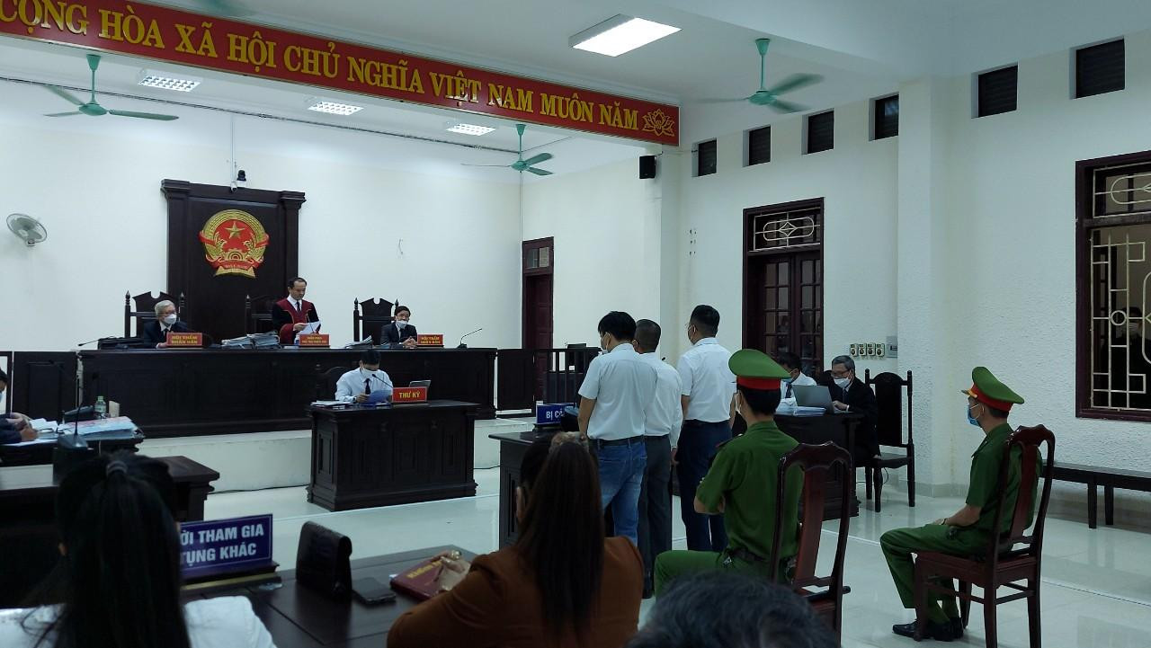 Phiên tòa vẫn được xét xử dù vắng mặt tất cả các bị hại.