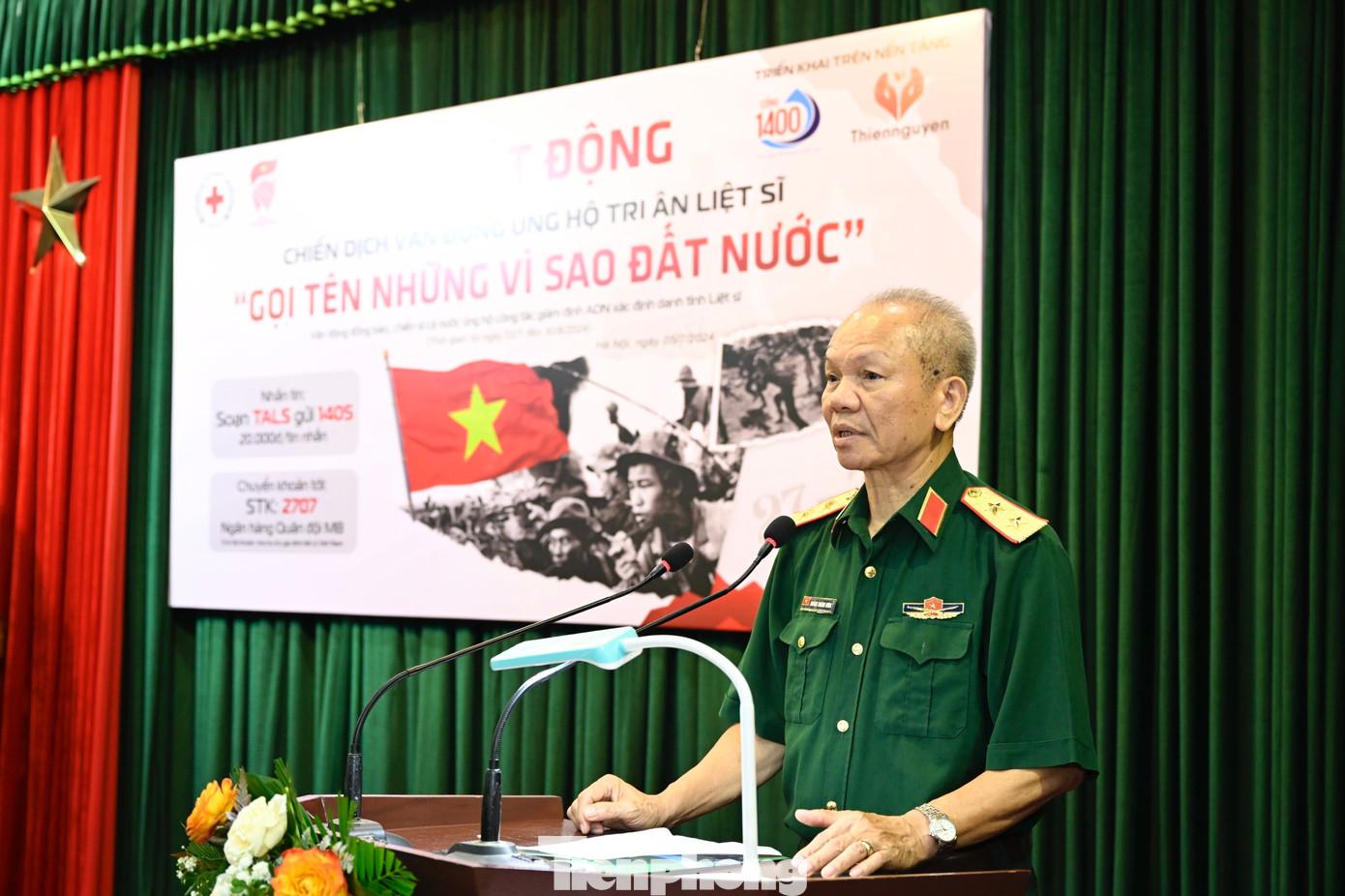 Trung tướng Hoàng Khánh Hưng, Chủ tịch Hội Hỗ trợ gia đình liệt sĩ Việt Nam phát biểu tại chương trình.