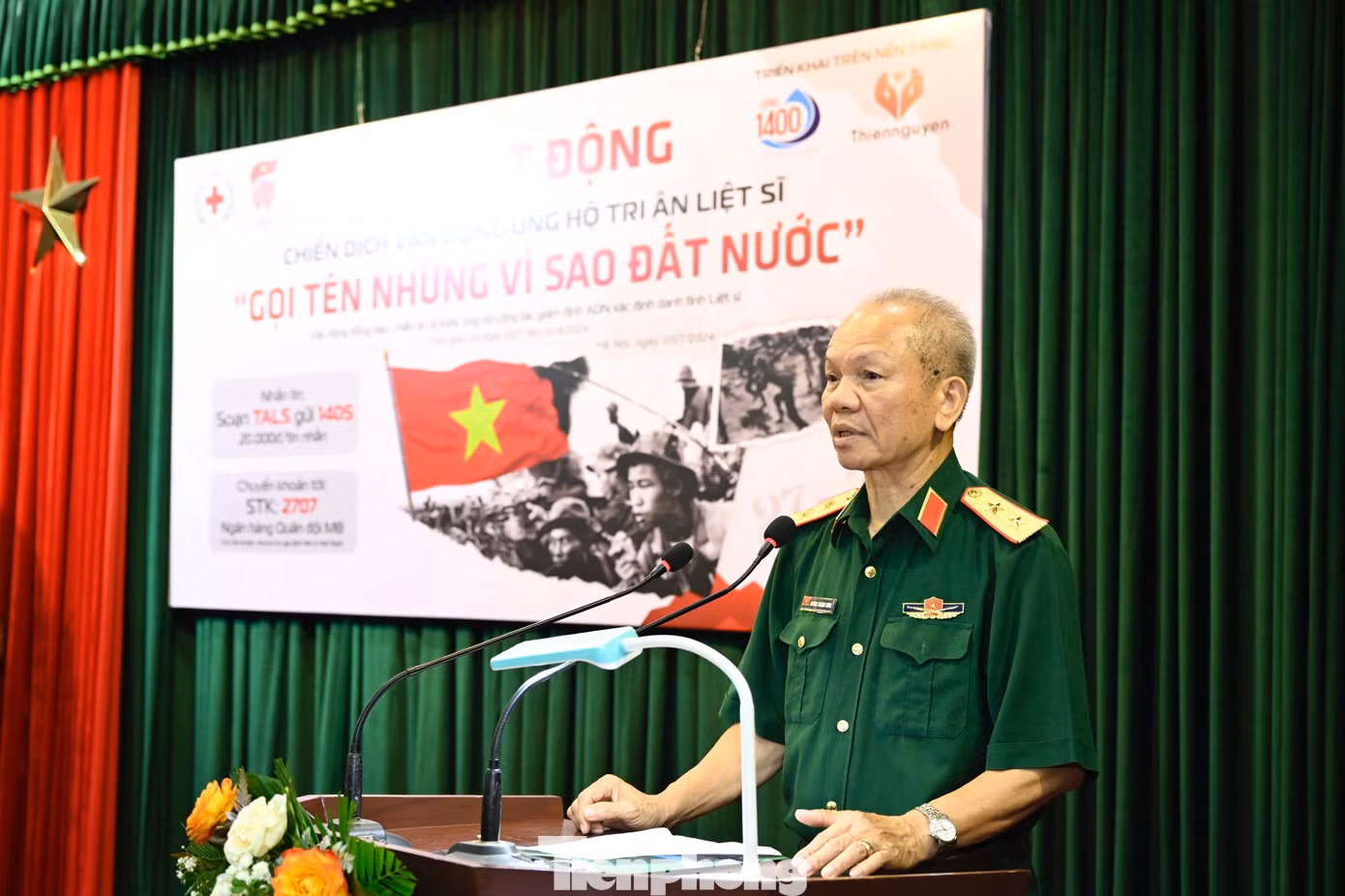 Trung tướng Hoàng Khánh Hưng, Chủ tịch Hội Hỗ trợ gia đình liệt sĩ Việt Nam phát biểu tại chương trình. Trung tướng Hoàng Khánh Hưng, Chủ tịch Hội Hỗ trợ gia đình liệt sĩ Việt Nam phát biểu tại chương trình.