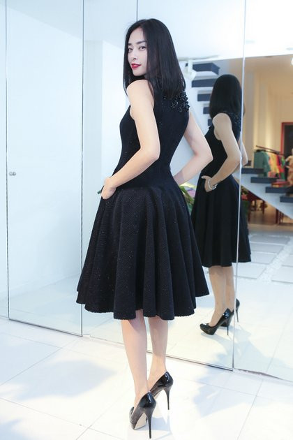 Ngô Thanh Vân xinh đẹp trong phòng thử đồ ảnh 1