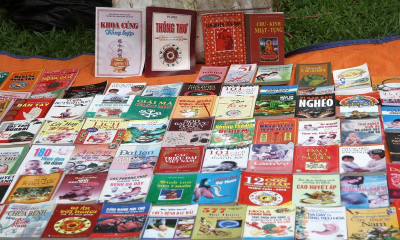 Xuất hiện giữa không gian vui chơi của bé, nhưng những cuốn sách này có dành cho các bé!?