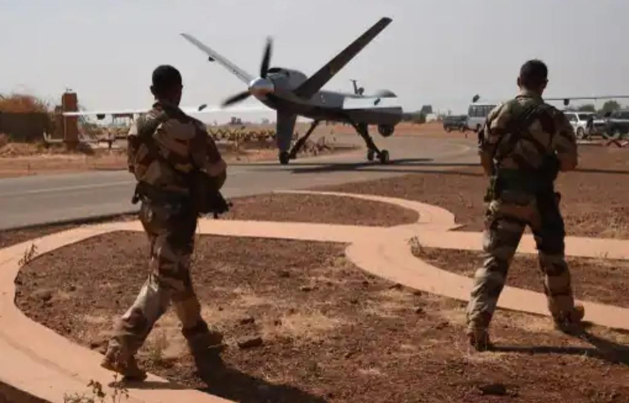 Dòng UAV Phoenix Ghost vẫn còn là bí ẩn khi được đưa đến Ukraine thử nghiệm Dòng UAV Phoenix Ghost vẫn còn là bí ẩn khi được đưa đến Ukraine thử nghiệm