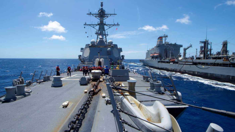 Tàu khu trục USS Kidd của Hải quân Mỹ đang nạp nhiên liệu từ tàu USNS Guadalupe trên Thái Bình Dương năm 2020. (Ảnh: US Navy) Tàu khu trục USS Kidd của Hải quân Mỹ đang nạp nhiên liệu từ tàu USNS Guadalupe trên Thái Bình Dương năm 2020. (Ảnh: US Navy)