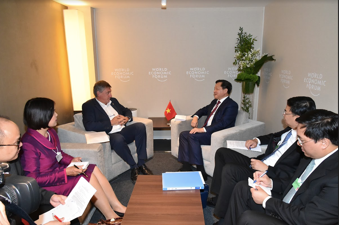 Phó Thủ tướng Lê Minh Khái tiếp ông Jan Jambon, Bộ trưởng - Thủ hiến vùng Flanders, Vương quốc Bỉ. (Ảnh: Mofa) Phó Thủ tướng Lê Minh Khái tiếp ông Jan Jambon, Bộ trưởng - Thủ hiến vùng Flanders, Vương quốc Bỉ. (Ảnh: Mofa)