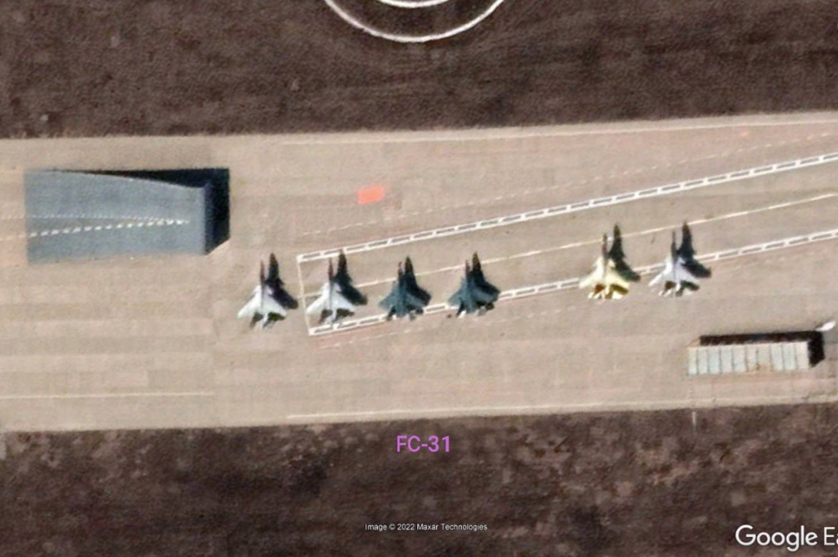 Ảnh chụp các máy bay chiến đấu tàng hình tại căn cứ quân sự của Trung Quốc ở tỉnh Liêu Ninh. (Ảnh: Twitter) Ảnh chụp các máy bay chiến đấu tàng hình tại căn cứ quân sự của Trung Quốc ở tỉnh Liêu Ninh. (Ảnh: Twitter)