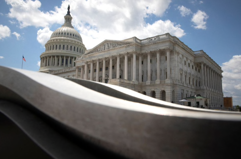 Trước trụ sở Quốc hội Mỹ. (Ảnh: Reuters)