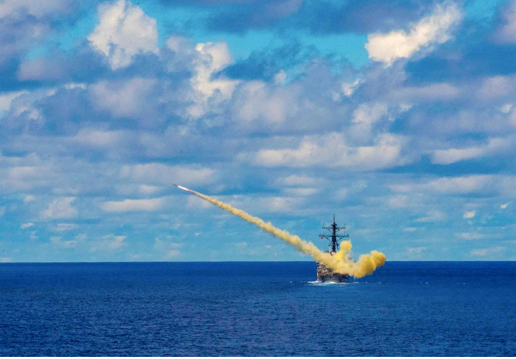 Tàu khu trục USS Curtis Wilbur của Hải quân Mỹ phóng tên lửa Harpoon trong cuộc tập trận gần Philippines vào tháng 5/2019. (Ảnh: Reuters) Tàu khu trục USS Curtis Wilbur của Hải quân Mỹ phóng tên lửa Harpoon trong cuộc tập trận gần Philippines vào tháng 5/2019. (Ảnh: Reuters)