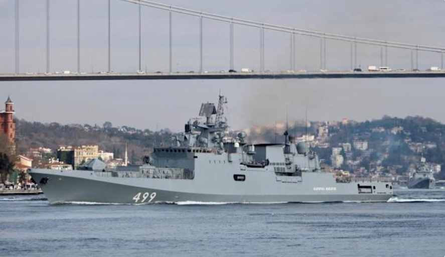 Một bức ảnh cho thấy chiến hạm Makarov của Nga đang cháy được đưa lên mạng xã hội Một bức ảnh cho thấy chiến hạm Makarov của Nga đang cháy được đưa lên mạng xã hội