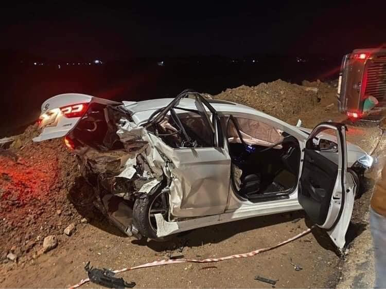 Ô tô con biển số 98A- 503.44 đang đỗ bên đường bị xe bán tải đâm biến dạng, tài xế xe bán tải khai nhận có sử dụng rượu trước khi lái xe.