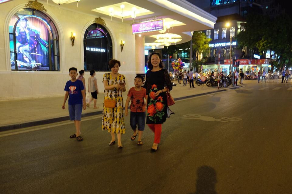 Hà Nội chính thức mở rộng phố đi bộ quanh Hồ Gươm ảnh 9