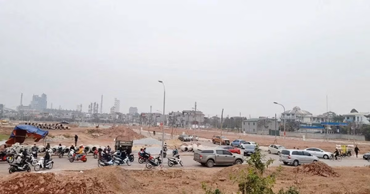 Nước ta hiện nay tồn tại hai giá đất là giá nhà nước và giá thị trường, do đó sắp tới Nhà nước sẽ định hướng giá đất theo một trong các cơ chế như bám sát giá đất thị trường theo hướng “nước nổi, bèo nổi”.
