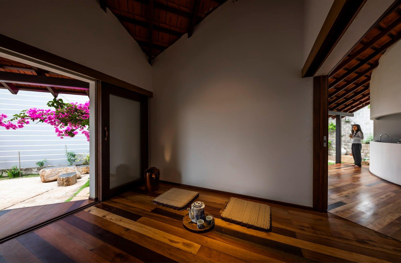 Khối đa năng của công trình bao gồm phòng trà, không gian nghỉ ngơi và thư giãn.