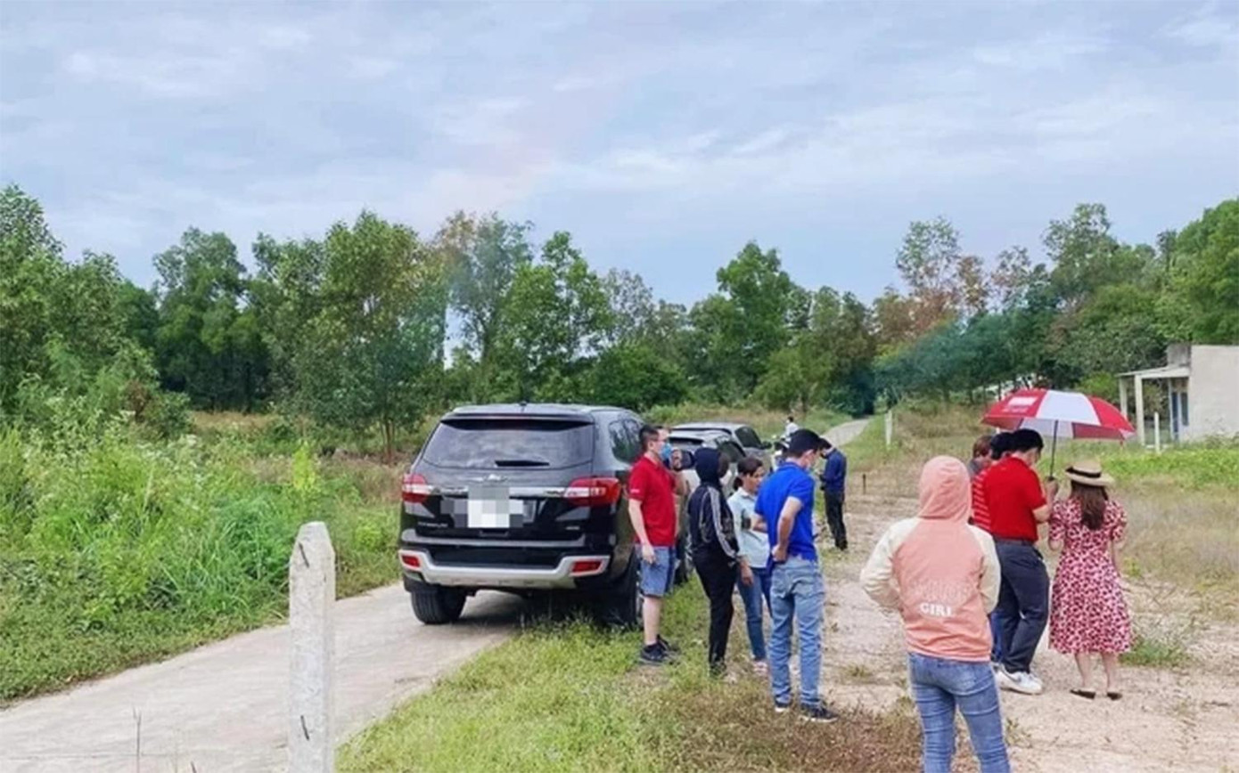 VARS cho rằng những tín hiệu từ thị trường hiện cho thấy, đã xuất hiện bong bóng cục bộ. Bởi giá đất nền các khu vực liên tục tăng theo các dự án. Đặc biệt, giá nhà tăng nhưng thanh khoản không tăng tương xứng.