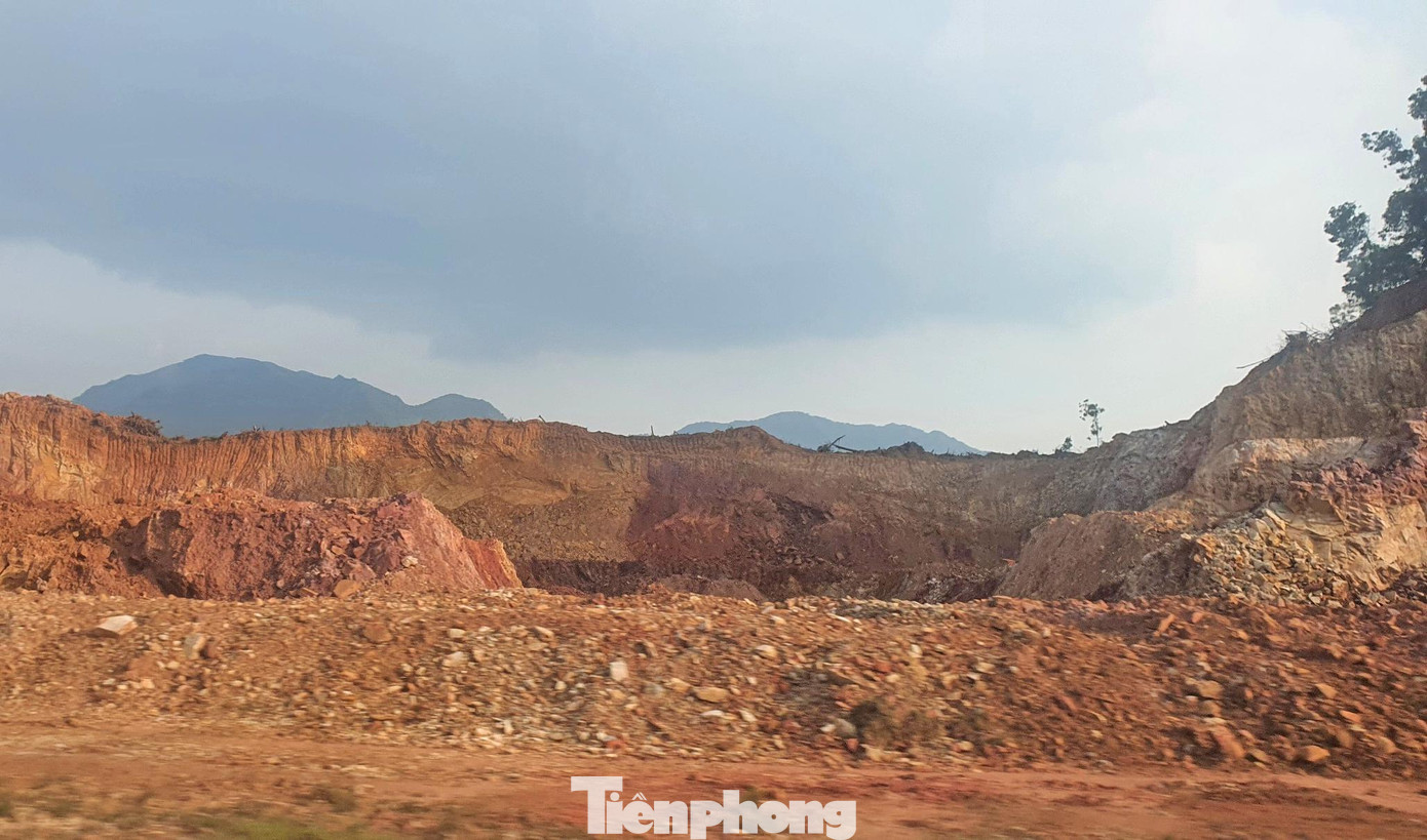 Thủ tướng Chính phủ yêu cầu bộ Công an chủ trì, phối hợp với Bộ Nông nghiệp và Phát triển nông thôn và các cơ quan chức năng điều tra, xử lý nghiêm tình trạng phá rừng, lấn chiếm đất rừng trái pháp luật, nhất là trên địa bàn các tỉnh khu vực Tây Nguyên.