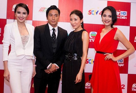  Đầu tháng 12, hai diễn viên Hồng Kông - Dương Di và Ngô Trác Hy đã tới TPHCM để tham dự một buổi tiệc Gala giao lưu với người hâm mộ và các nghệ sĩ Việt Nam