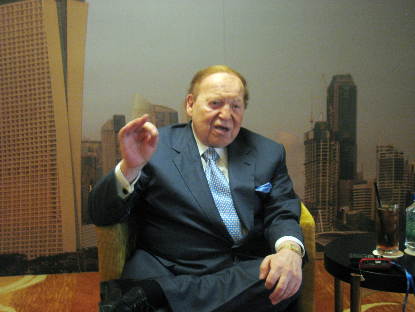 Tỷ phú Mỹ Sheldon Adelson trả lời PV Tiền Phong 