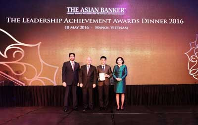 Vietcombank nhận ba giải thưởng của The Asian Banker ảnh 3